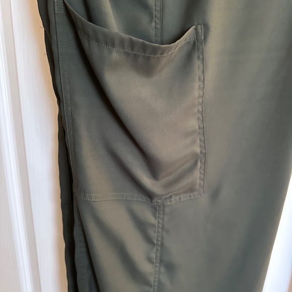 WHBM Olive Green Silky Cargo Pant - Picture 4 of 15